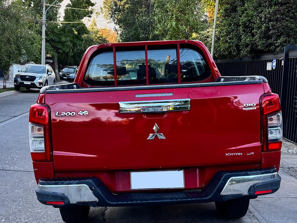 Mitsubishi L200 Katana Año 2021  - 77.300 Km